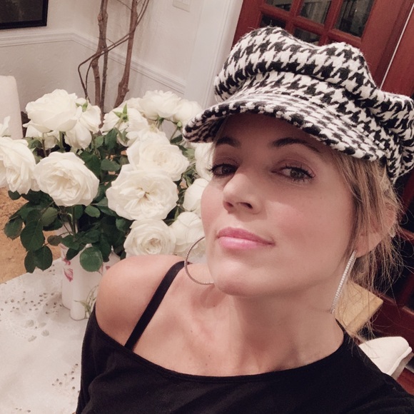 Meet your Posher, Tatiana - Picture 1 of 1